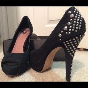 👠 Studded Peep Toe Heels